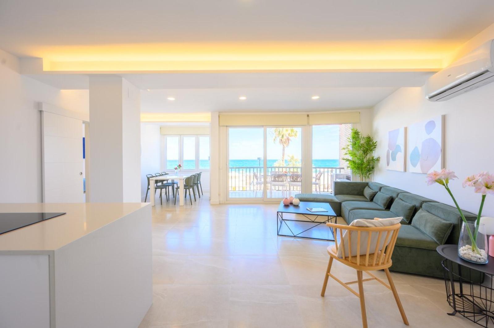 Luxury Oceanfront 3 Bedrooms & 2 Bath By 10tosea Lägenhet Fuengirola